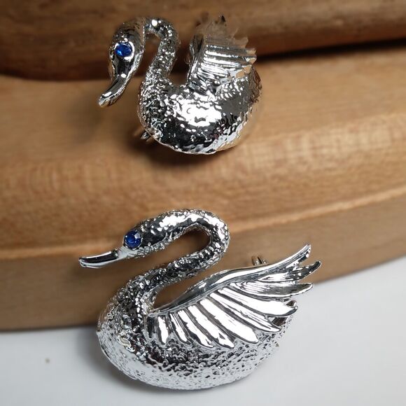 2 Swan Brooch Vintage Gerry's MCM Silver Tone & Blue Rhinestone Bird Pins - Picture 1 of 8
